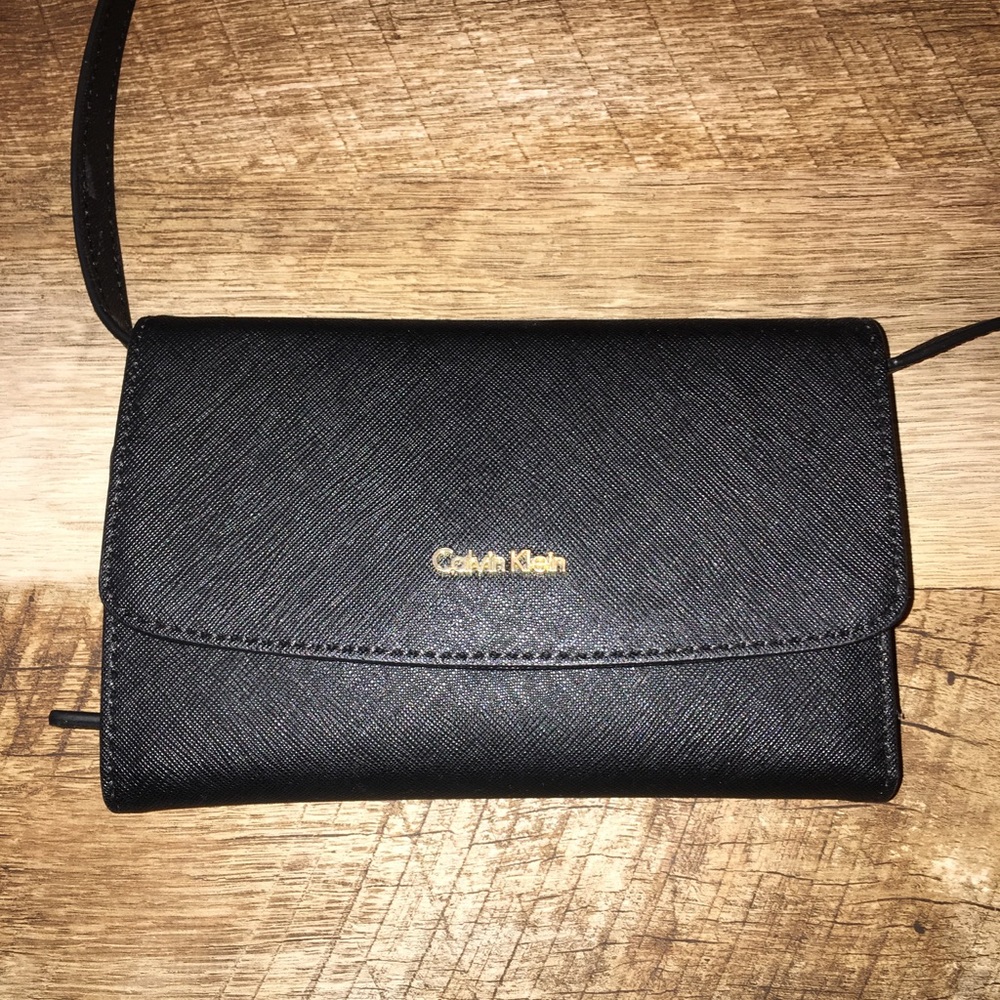 Calvin Klein crossbody wallet purse